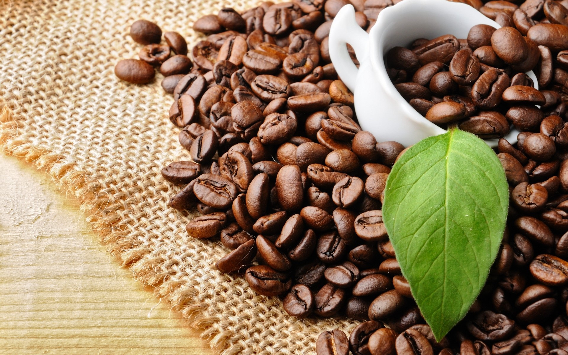 Tận Hưởng Cà Phê Rang Xay Hữu Cơ – Bí Quyết Sống Xanh Hơn